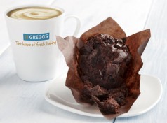 CAKE BREAK WITH GREGGS