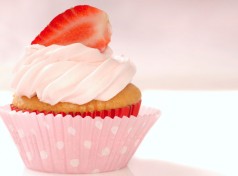 Put the icing on the cake and win a trip to London